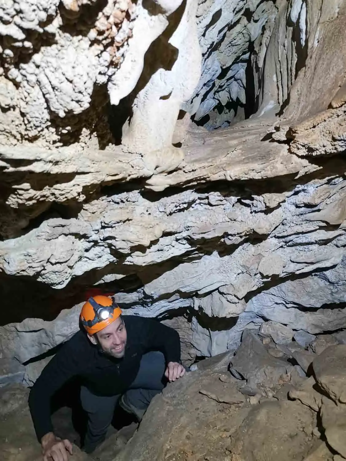 Guest caving